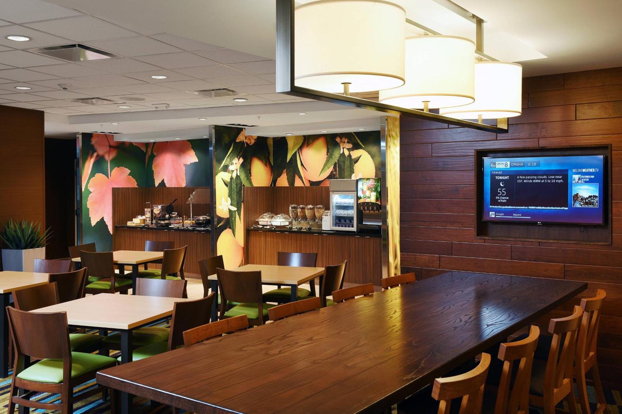 Fairfield Inn & Suites By Marriott Omaha West Hotel 3*