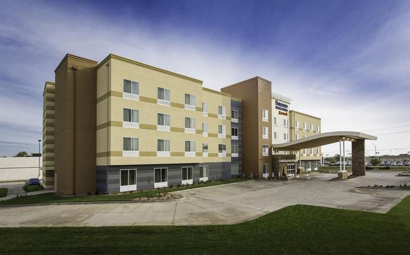 Fairfield Inn & Suites By Marriott Omaha West 3*